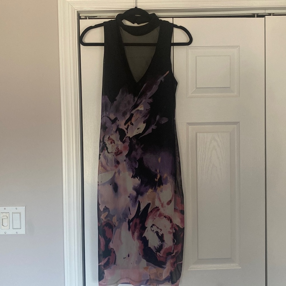 Floral sleeveless midi dress